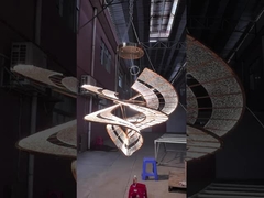 Lussureggiante extra grande candelabro al soffitto alto