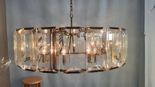 Lampadari moderni e minimalisti in alabastro, lampadari da soggiorno, sala da pranzo in villa di lusso