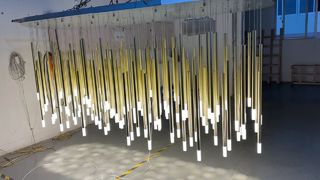 Lampada a sospensione moderna in cristallo Lampada da soffitto Deco West Art Drop Light Luci colorate Illuminazione Apparecchi di olmo Gl