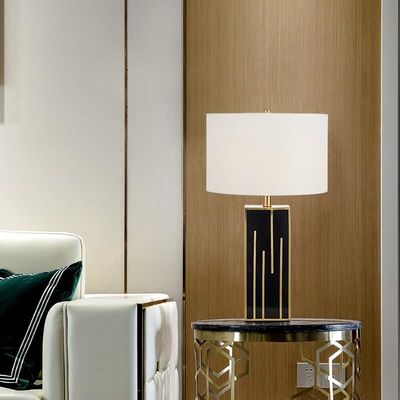 Lampada da tavolo in tessuto per uso domestico Lampada da tavolo moderna Oro nero E26 E27 A prova di ruggine
