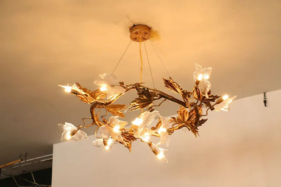 Il candeliere di Art Glass Maple Leaf Pendant del corpo del rame H65 accende ISO9001 moderno