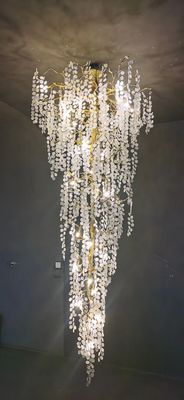 I candelieri verticali del metallo delle plafoniere hanno personalizzato il ODM della lampada di pendente 240V G9