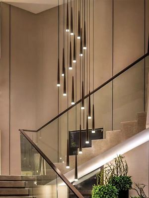 Scala candelabro rotante conico nero LED Loft appartamento candelabro tubo candelabro lungo