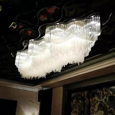 Lustre di cristallo personalizzato per la hall grande hall di banchetti dell'albergo Lustre d'arte non standard per l'ingegneria Scala di vetro Lustre per il salone di nozze Illuminazione di cristallo luce soffitto di lusso