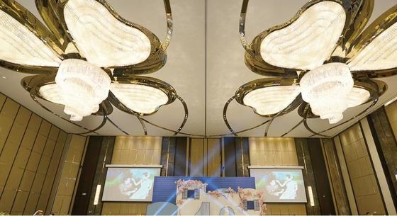 Decorazione d'interni Forma di trifoglio a quattro foglie Centro commerciale Hotel Stage Luxury Lobby Cristallo Led Candelabro Luce del soffitto