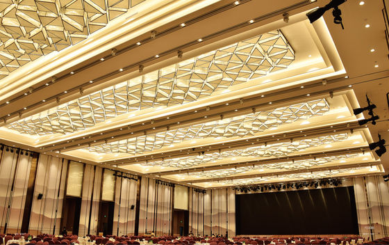 Lampada a LED con motivo geometrico rettangolare di nuovo design della città di Zhongshan, corpo in alluminio, lampadario adatto per ristorante, progetto ristorante