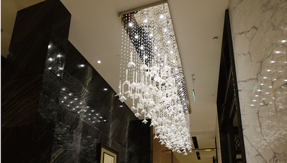 Lucerna per l'albergo per l'ingresso a misura Pendente a petali Corde di cristallo rettangolare Creativo Lucerna per soffitto a cristallo a LED