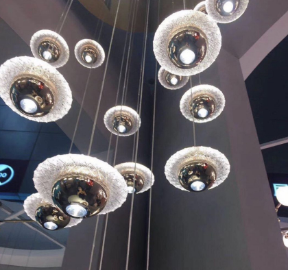 Decorazione creativa a forma di disco volante per camera da letto, comodino, lampada a sospensione a LED, moderna, oro, per sala da pranzo, bar, lampada a sospensione a LED